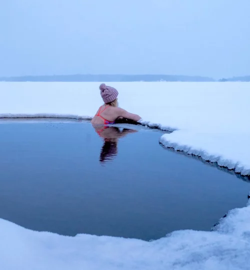 ice-swimming-3